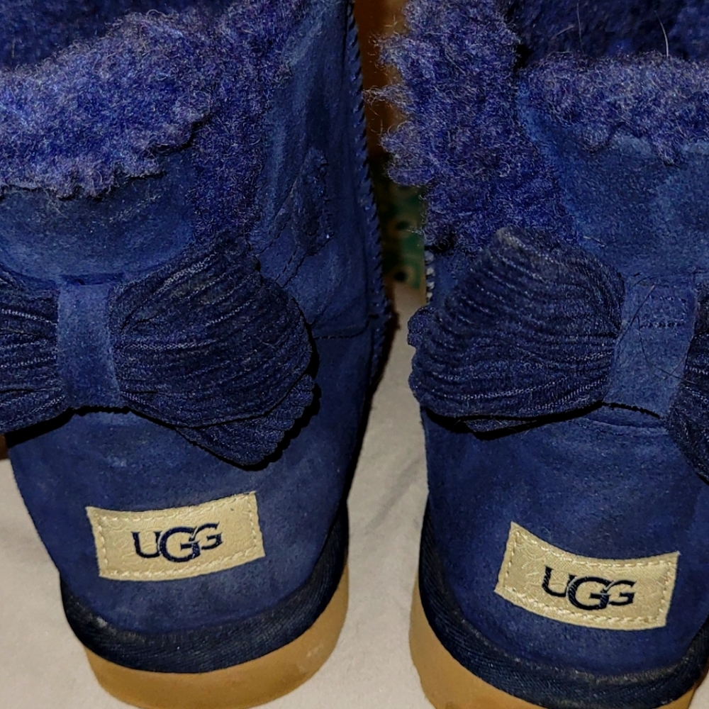 UGG women's mini Bailey corduroy bow boots navy blue women's size 8